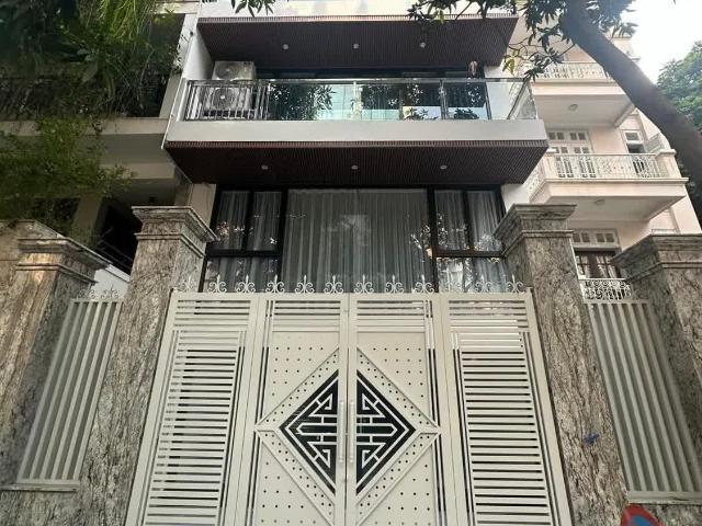 Nhà mặt phố bán tại Hoàn Kiếm, Hà Nội