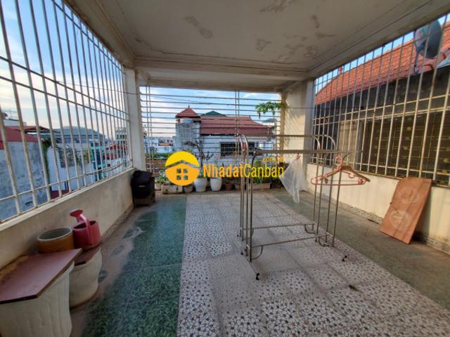 Nhà mặt phố bán