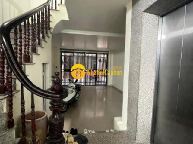 Nhà mặt phố bán