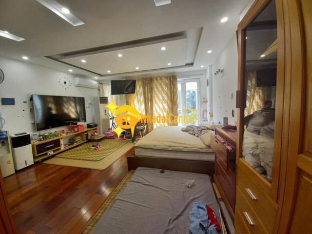 Nhà mặt phố bán