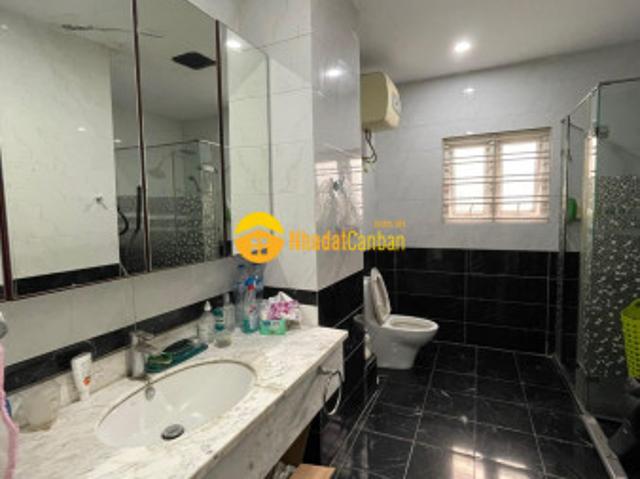 Nhà mặt phố bán