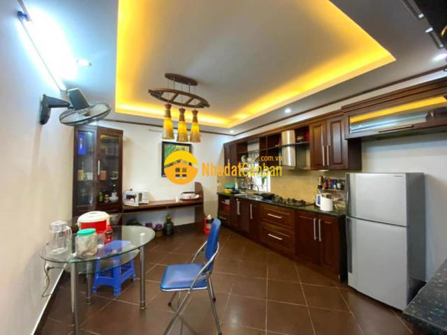 Nhà mặt phố bán