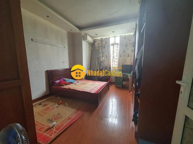 Nhà mặt phố bán