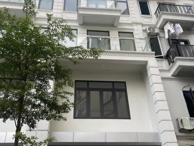 Nhà mặt phố bán tại Hoàn Kiếm, Hà Nội