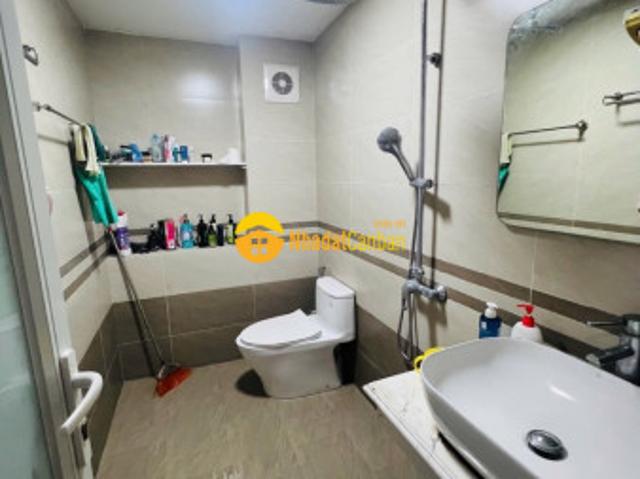 Nhà mặt phố bán