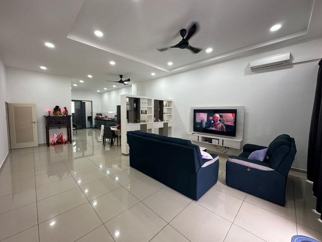 Terraced House for sale in Malaka
