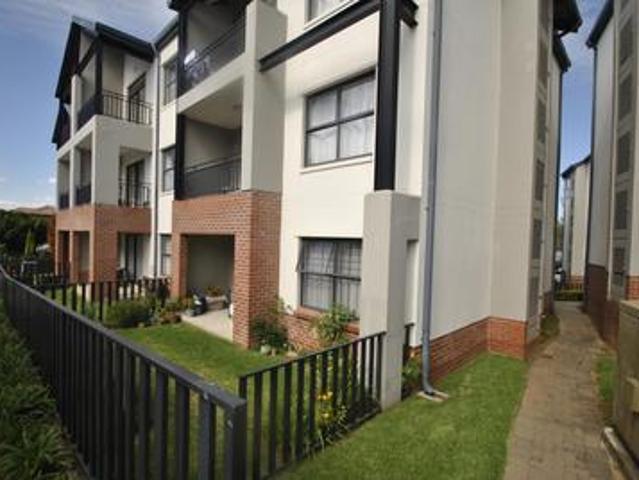 Apartment for sale in Eagle Canyon, Randburg