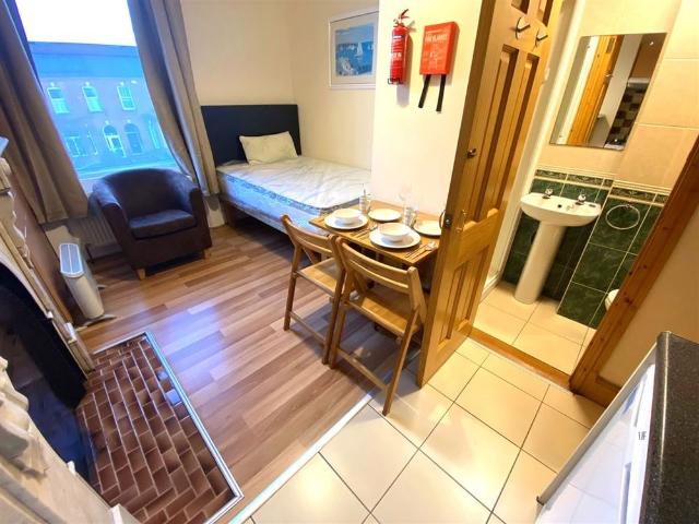Apartment to rent in Bluebell, North Tipperary