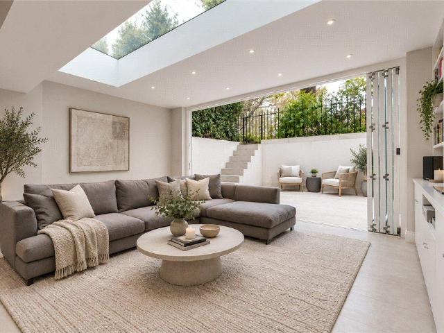 Apartment for rent in Earl's Court, Greater London