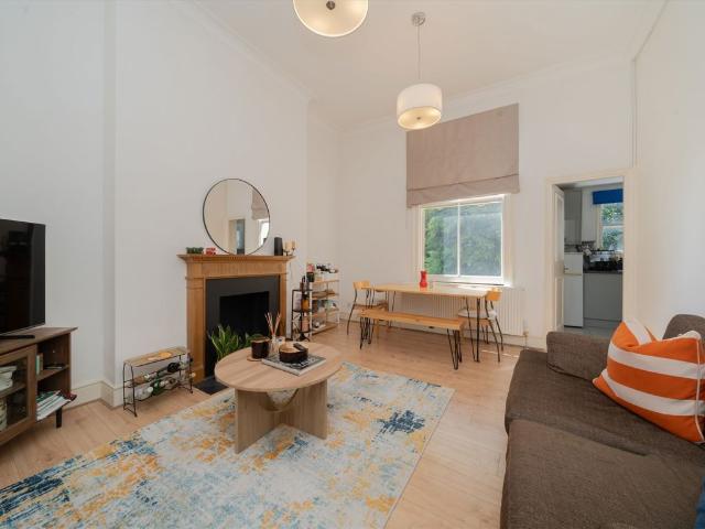 Apartment for rent in Earl's Court, Greater London