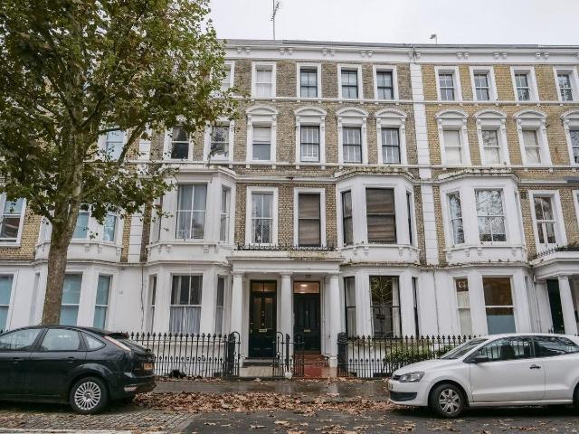 Studio for rent in Earl's Court, Greater London