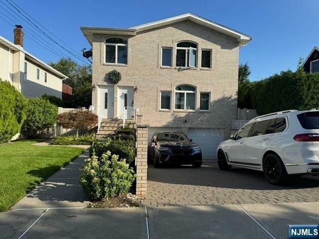 House for sale in Elmwood Park, New Jersey