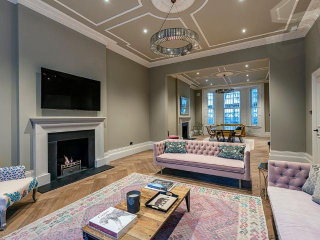 Apartment for rent in Kensington, Greater London