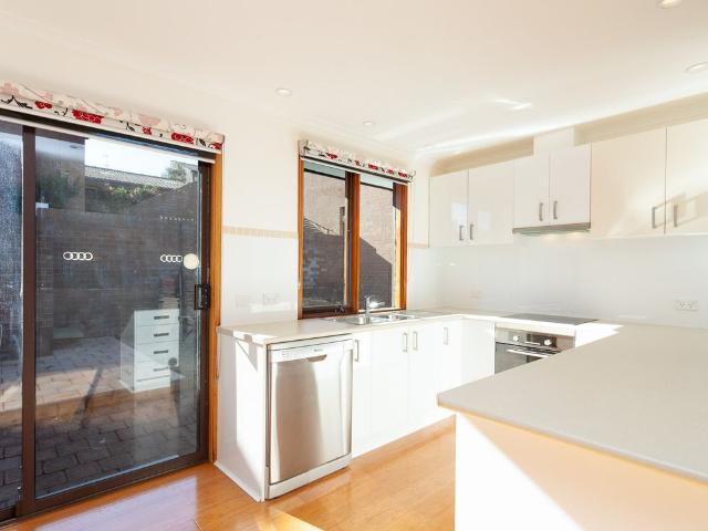 Townhouse for rent in Woden, Australian Capital Territory