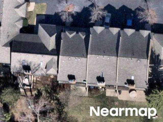 Townhouse for sale in Streamwood, Illinois