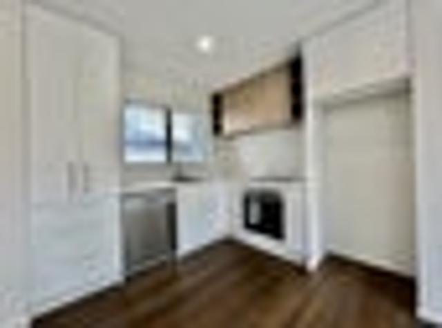 Townhouse for rent in Heathcote, Canterbury