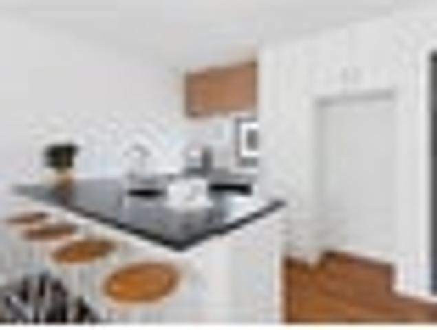 Townhouse for rent in Heathcote, Canterbury