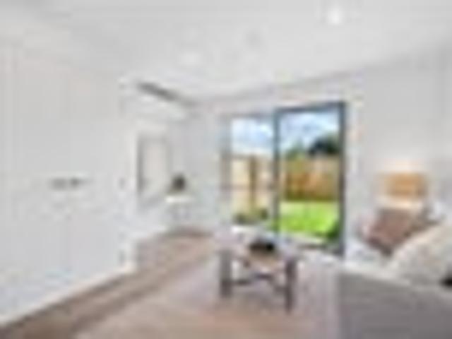 Townhouse for rent in Heathcote, Canterbury