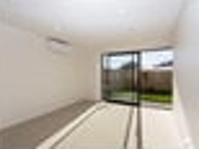 Townhouse for rent in Heathcote, Canterbury