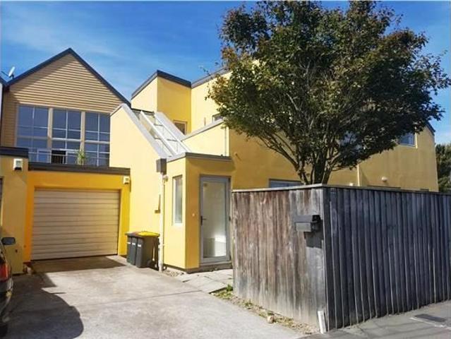 Apartment for rent in Heathcote, Canterbury
