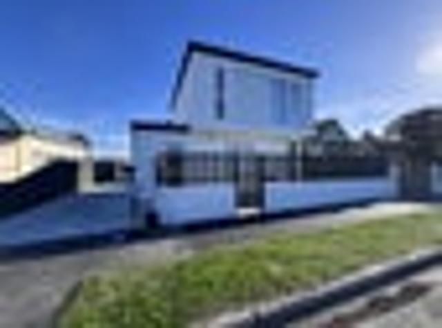 Townhouse for rent in Heathcote, Canterbury