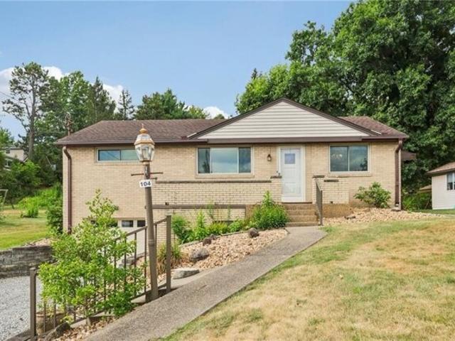 House for sale in Coraopolis, Pennsylvania