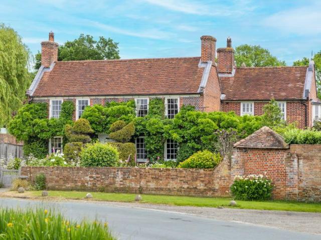 House for rent in Heol-las, Surrey