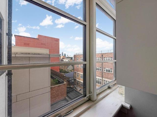 Apartment for rent in St. George in the East, Greater London