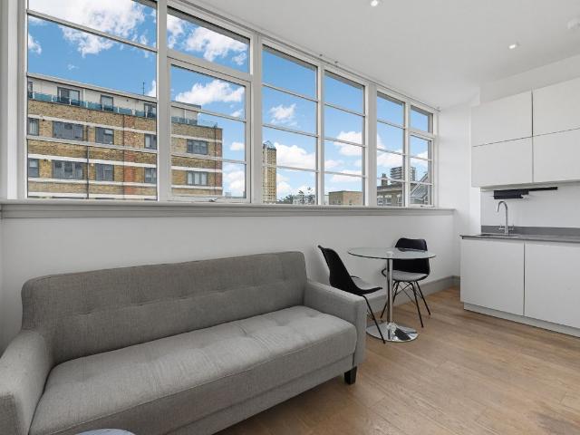 Studio for rent in St. George in the East, Greater London