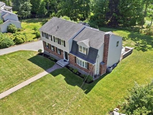 House for sale in East Acton, Acton