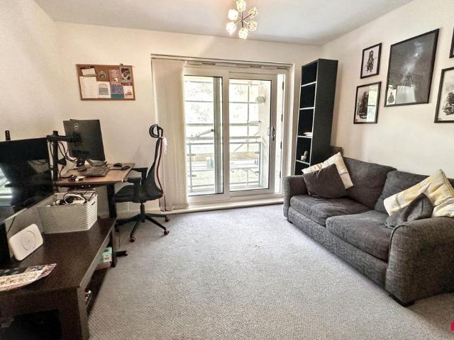 Apartment for rent in Nangreaves, Wales