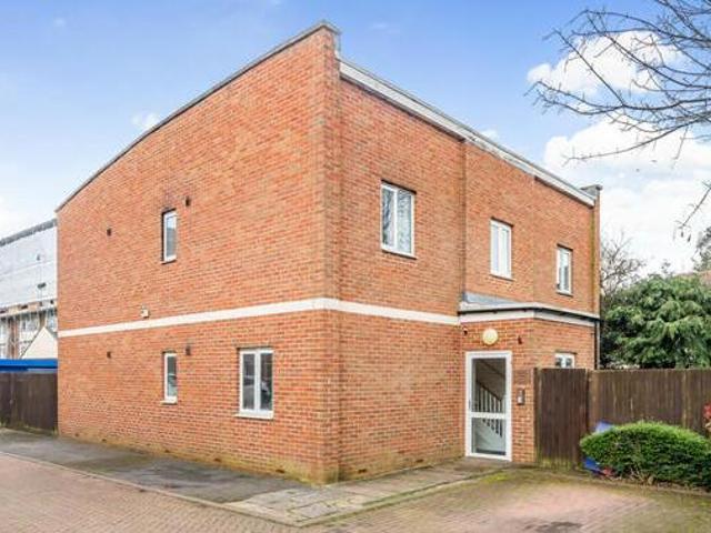 House for sale in Greater London