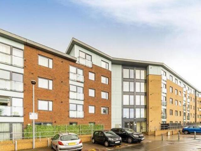 House for rent in London Borough of Hounslow, Greater London