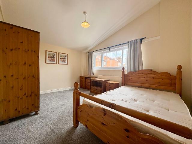 Room for rent in Brooklands, Monks Orchard