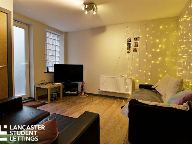 House for rent in Moorlands, Bare