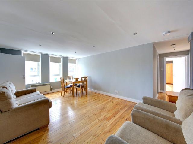 Apartment for rent in Furzedown, Greater London