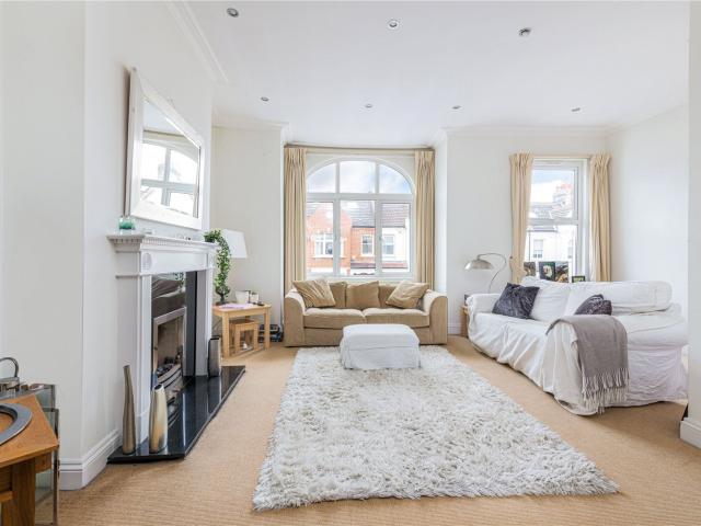 Apartment for rent in Balham, Greater London