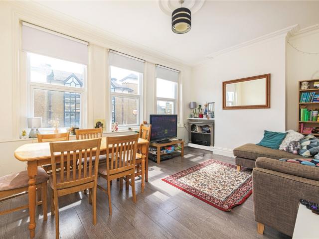 House for rent in Furzedown, Greater London