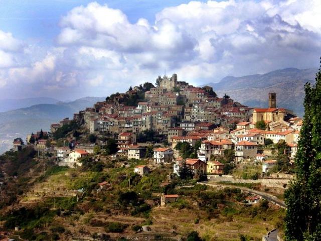 Appartamento in vendita a Bajardo, Liguria