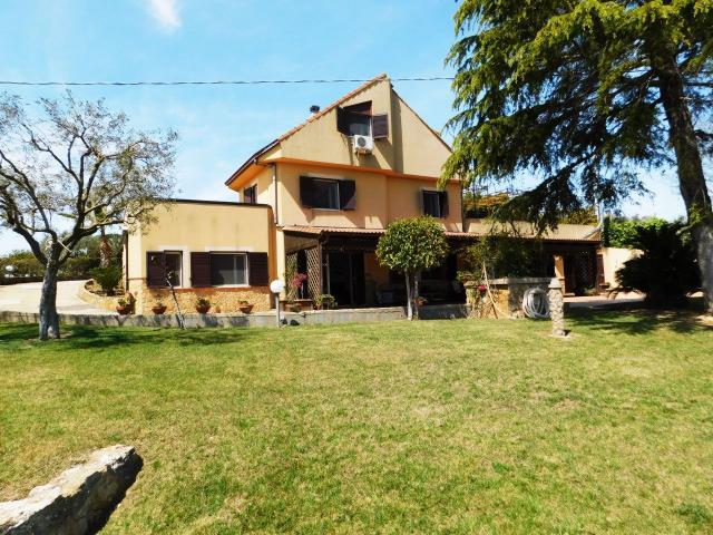 Casa in vendita a Piazza, Sicilia