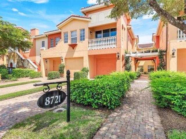 House for sale in Estero