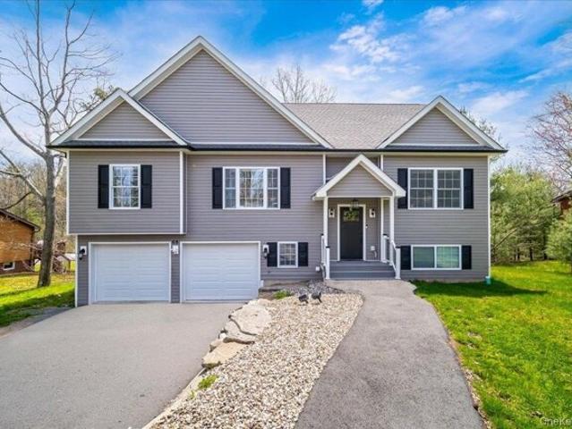 House for sale in Rock Hill, New York
