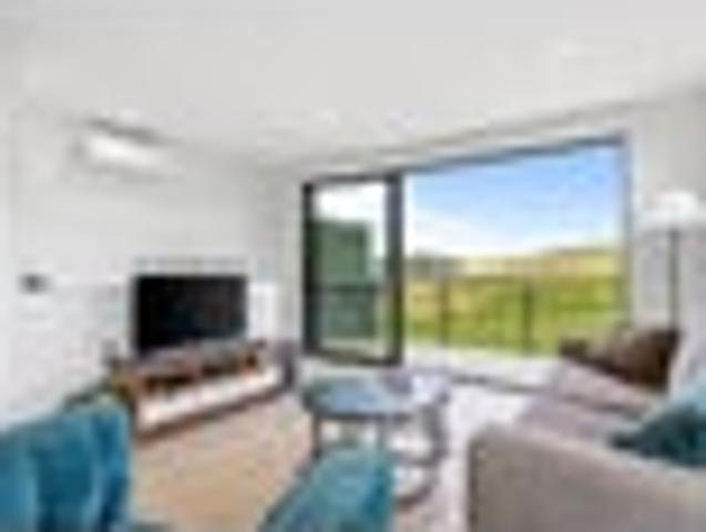 Townhouse for sale in Whangaparaoa