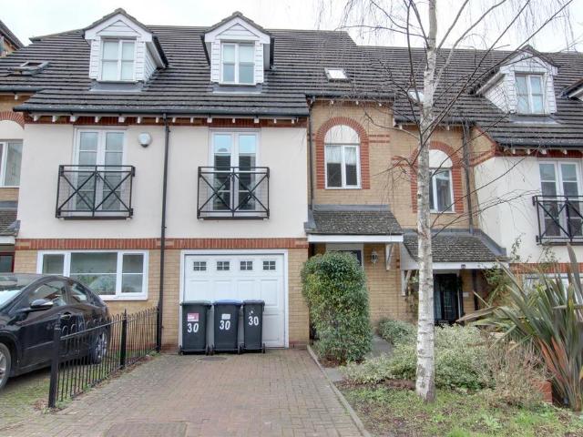 House for rent in Southgate, Greater London