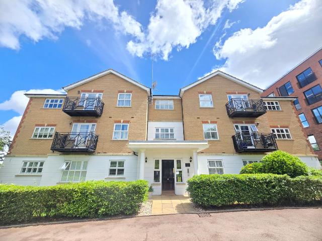 Apartment for rent in Southgate, Greater London