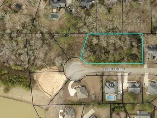 House for sale in Bonaire, Georgia