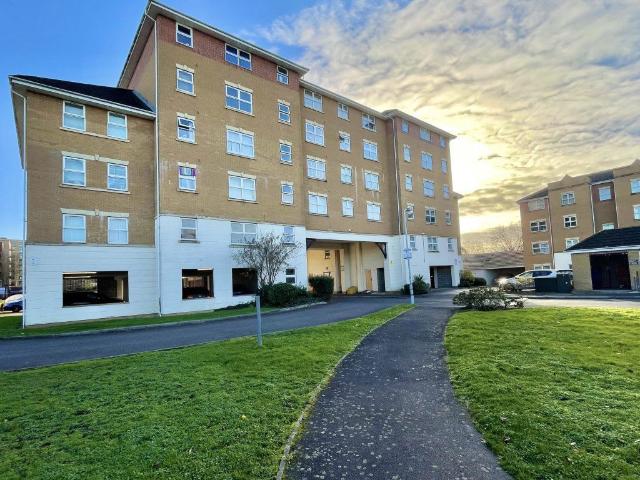 Apartment for rent in Slough