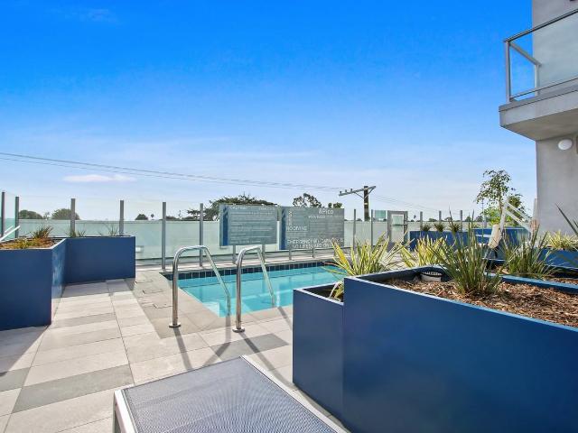 Apartment for rent in Canoga Park, California
