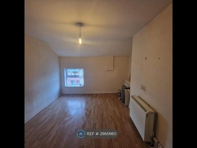 Studio for rent in Calderstones