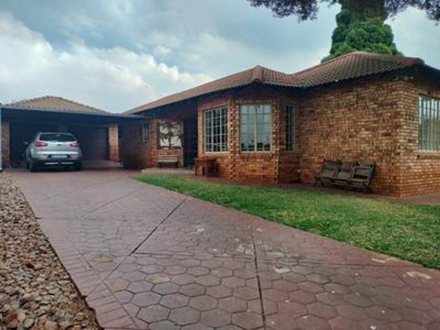 House for sale in Waterkloof, Gauteng